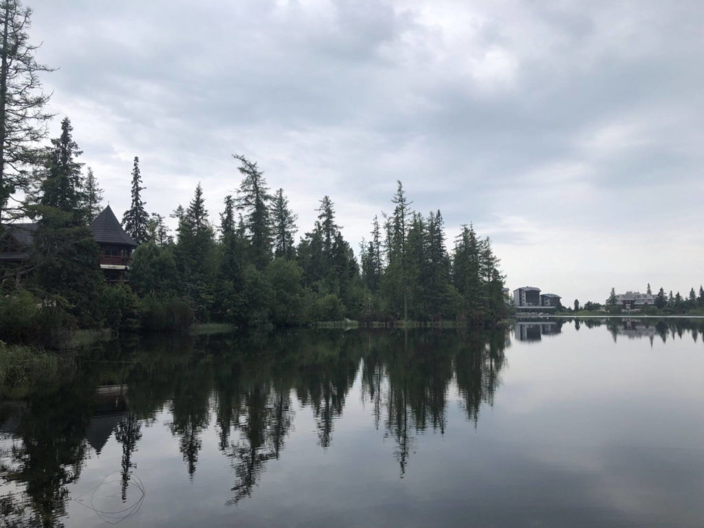 Zamračené Štrbské pleso