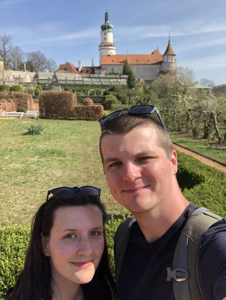 V zahradě zámku