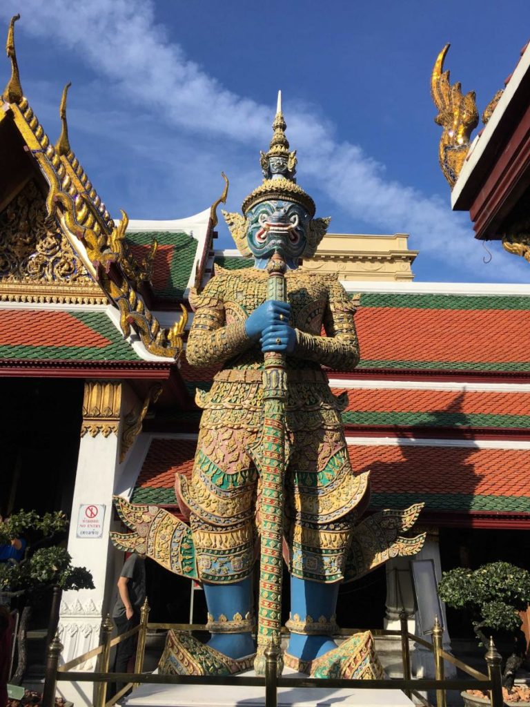 Sochy u Wat Phra Kaew