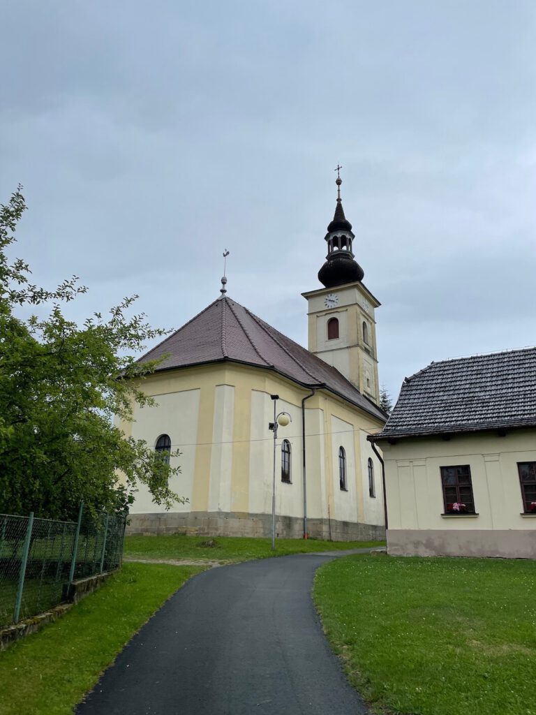 Hodslavice kostel