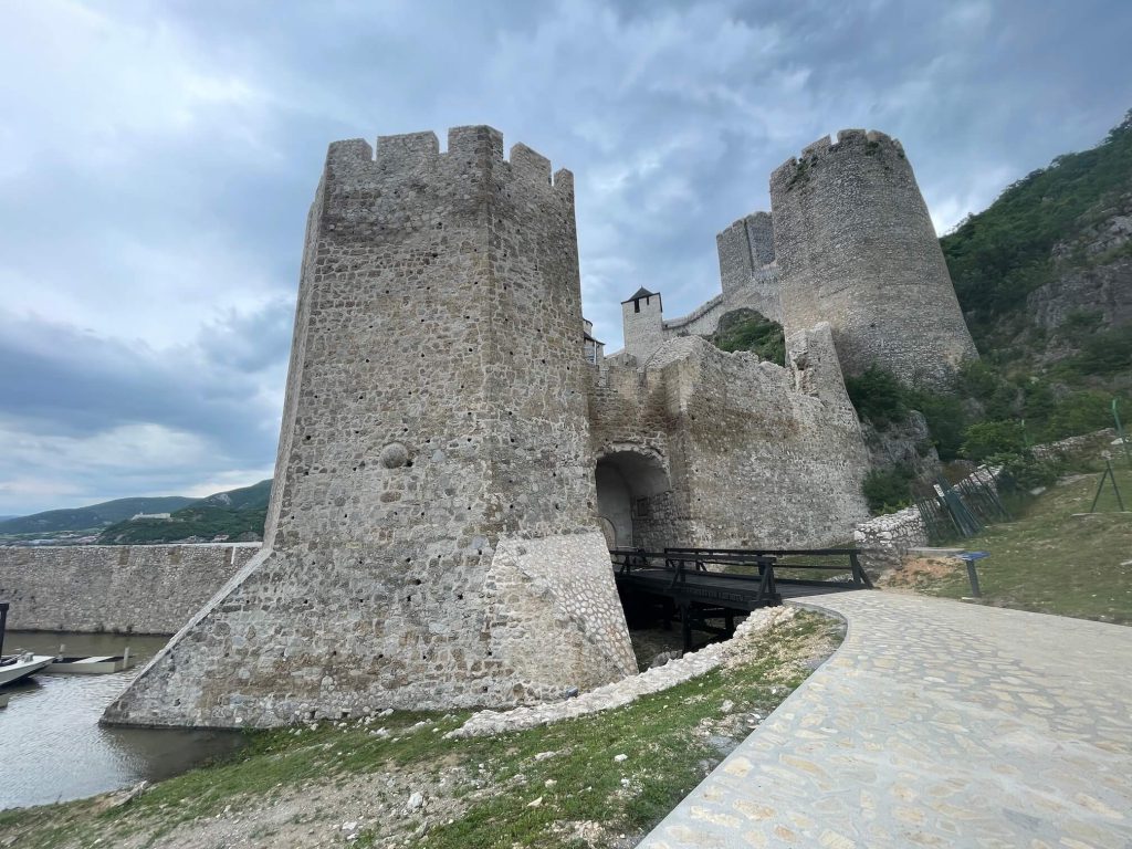 Golubac věž