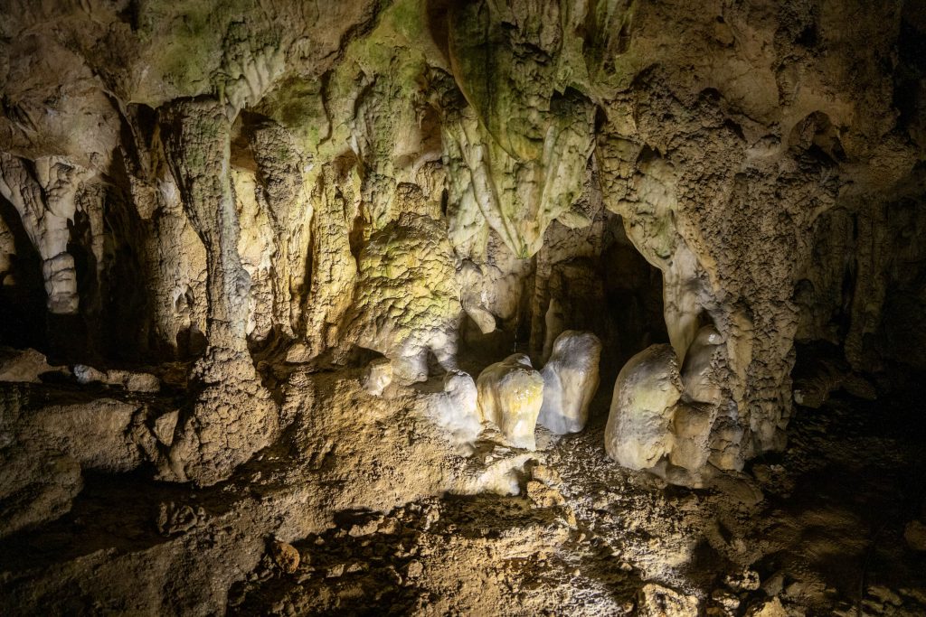 Jeskyně 1