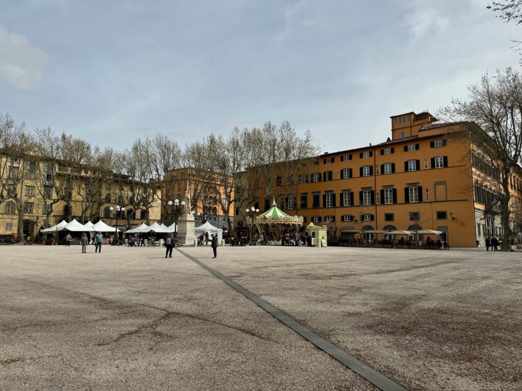 Lucca další náměstí