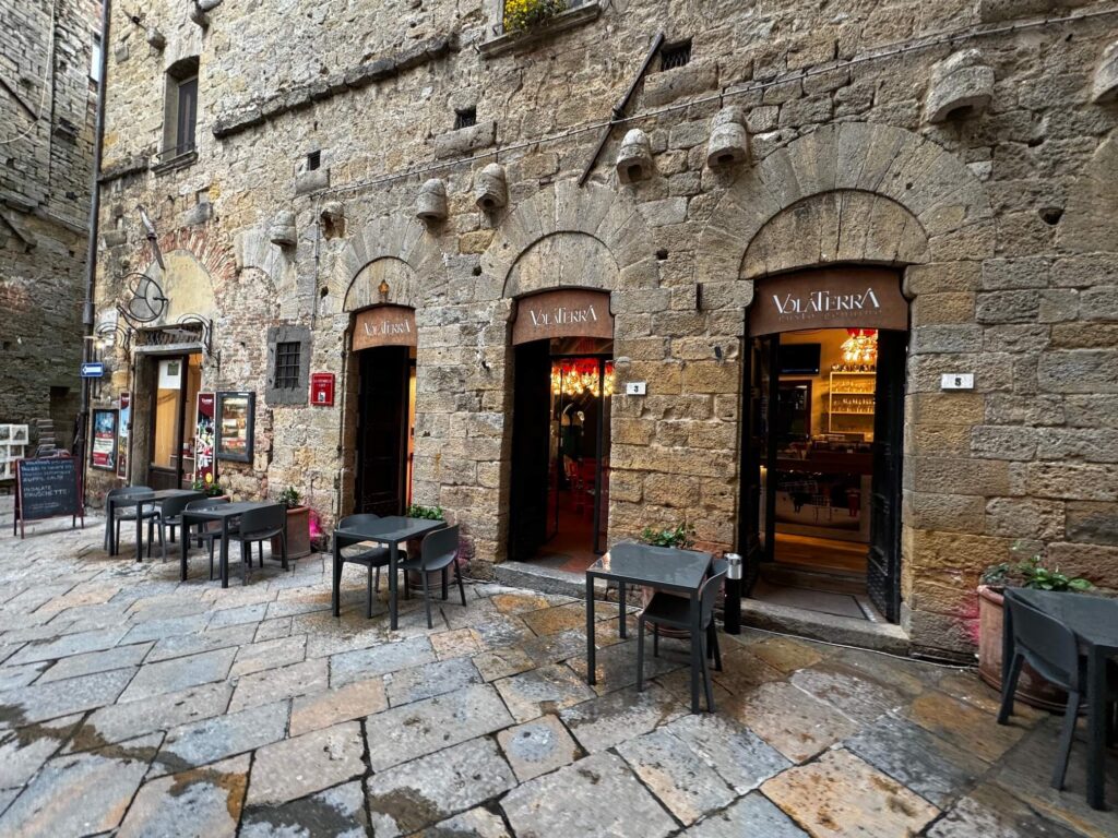 Volterra restaurace