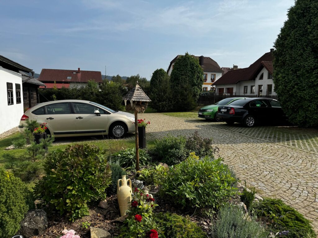 Parkoviště Penzion Sněžná Volary