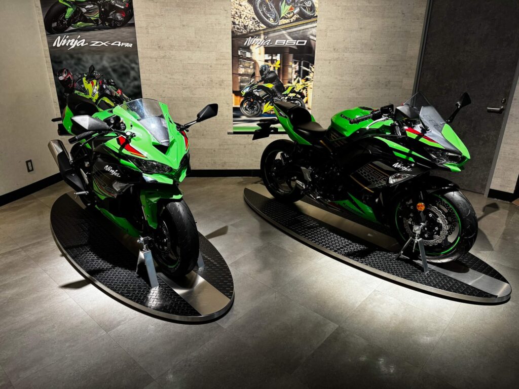 Maritime Museum and Kawasaki Good Times World Kóbe