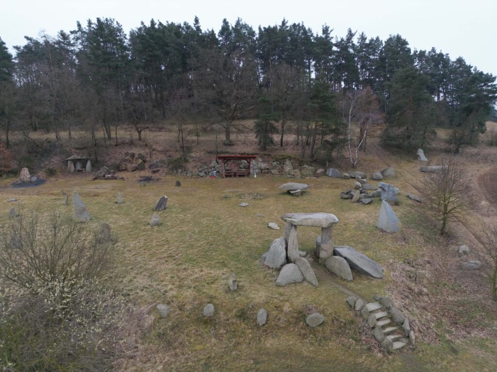 Srbické Stonehenge - dron