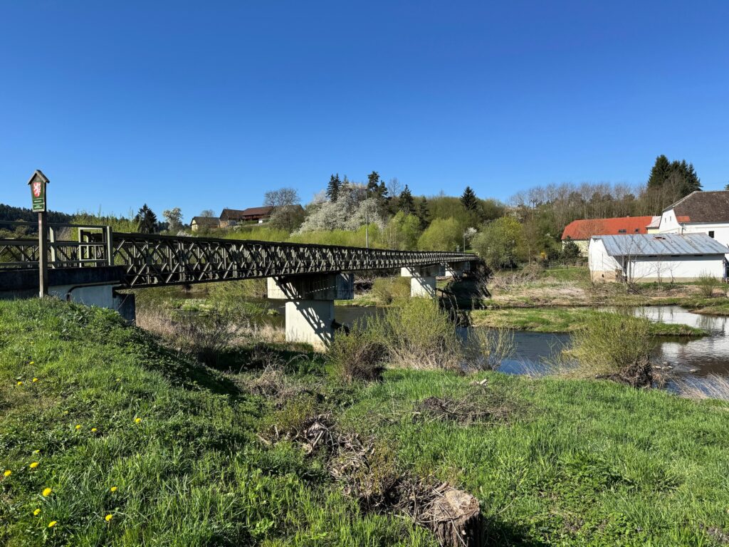 Most přes řeku Lužnici