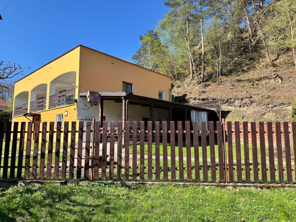 Občerstvení pod hradem