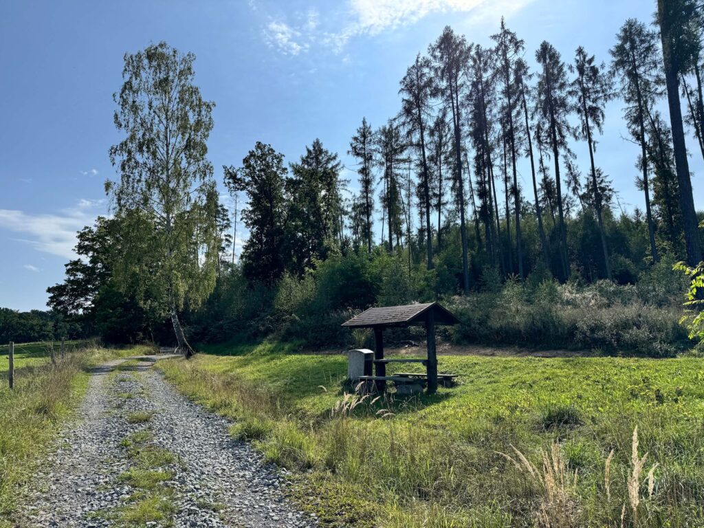 Zámek Nebílovy, stezka a sady
