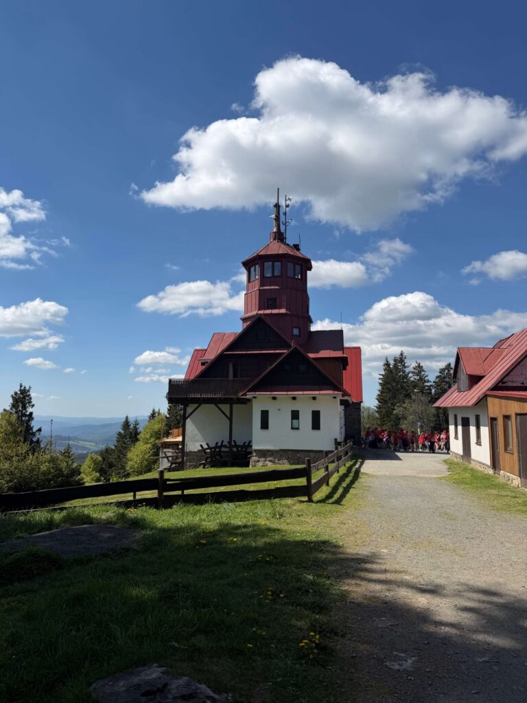 Pancíř chata a rozhledna